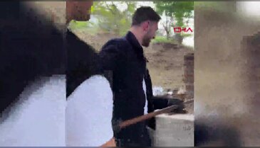 Bursalı milli futbolcu hünerlerini sergiledi! Kendi açtı kendi pişirdi...