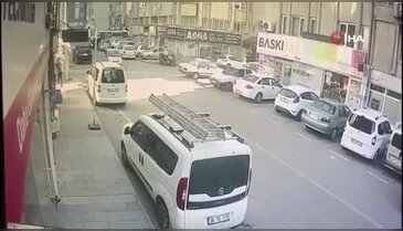 Dur levhasına uymadı, kazaya neden oldu: O anlar kamerada...