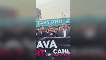 Bursa'da CHP Gençlik Kolları'ndan 'canlı yayın' çağrısı
