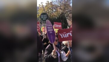 25 Kasım kadın yürüyüşü Bursa sokaklarını inletti!