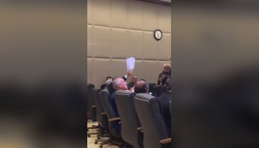 Bursa Büyükşehir Meclisi'nde 'çilek fidesi' gerilimi! Tansiyon yükseldi...