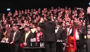 Volkswagen Arena'da tarihi ayin: Papa 14. Leo 4 bin kişiyi bir araya getirdi