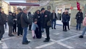 Ünlü oyuncu Burcu Özberk'in acı vedası!