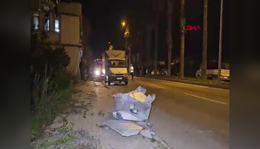 Otomobil konteynere, kamyonete ve evin duvarına çarptı: Ölü ve yaralı var...