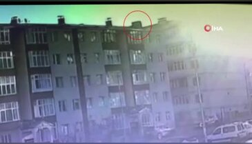 Apartmanın çatısından yere çakılarak can verdi!
