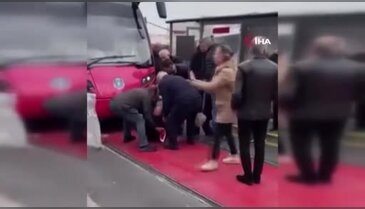 Bursa'da tramvay faciası! Vatandaşlar yardıma koştu...