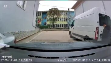 Bursa'da ters yön paniği! Sürücünün tartışması kamerada...