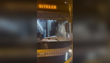 Bursa'da trafikte gerilimli anlar! Halk otobüsüne saldırdı...