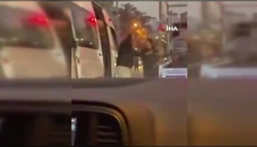 Servis şoförü kağıt toplayan kişiye yumruk attı