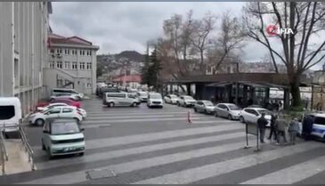 "Eşime neden baktın" diyen adamı bıçaklayarak öldürdü