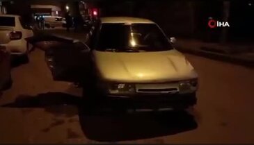 Bursa'da araçta sıkışıp kaldılar!