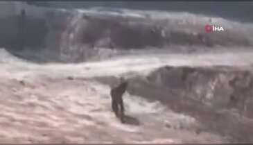 Bu görüntüler sosyal medyada infial yarattı! Şantiyede çocuk işçiye darp...