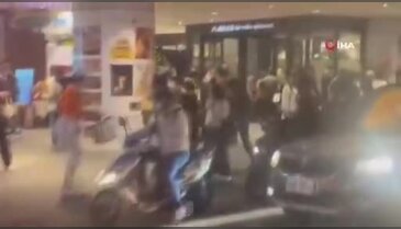 Ülkeyi şok eden saldırı! Sis bombası attı, önüne geleni bıçakladı...
