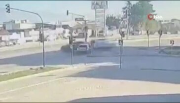 Bursa'da kavşakta feci çarpışma kamerada!