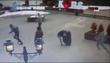Kars'ta meydan muharebesini aratmayan kavga! Çok sayıda yaralı var...