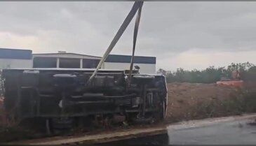 Bursa'da yağış kaza getirdi! Kontrolden çıkarak savruldu