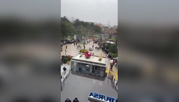 Bursa'da kuyruğun sonu görünmedi! Toplanan kalabalığın tek bir amacı var...