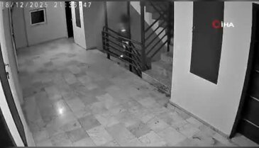 Mide bulandıran anlar! Sipariş götürdüğü binaya tuvaletini yaptı