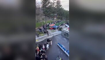 Teleferik önünde metrelerce sıra... Uludağ doldu taştı!