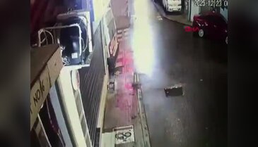 Aracıyla motosikletliye çarptı, kontrol edip olay yerinden kaçtı! O anlar kamerada...