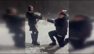 Yeni yılın ilk aşkı Uludağ'da yazıldı: Karlar altında unutulmaz teklif
