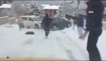 Bursa'da yürekler ağızlara geldi! Araç kaydı, vatandaşların arasına girdi