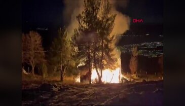 Bursa'da gece yarısı yangın: Ahşap ev kül oldu!