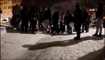 Sivas'ta mahalleli sokağa döküldü