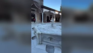 Bursa'da gören hayrete düştü! Kentin simgesi tamamen dondu...
