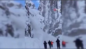 Çığ düşmesi kamerada!