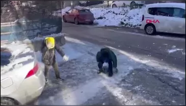 Bursa'da kar tatili çocuklara yaradı: Sokaklar oyun alanına döndü