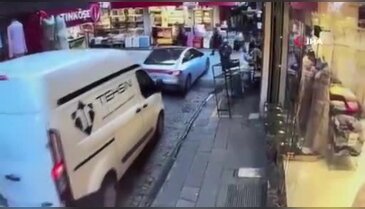 Fren yerine gaza bastı, vatandaşların arasına daldı! O anlar kamerada...