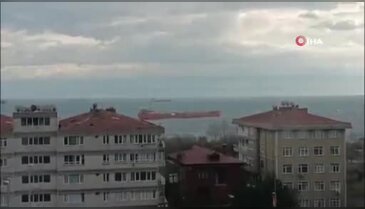 Sürüklenen yakıt tankeri kıyıya 30 metre kala durabildi: O anlar kamerada