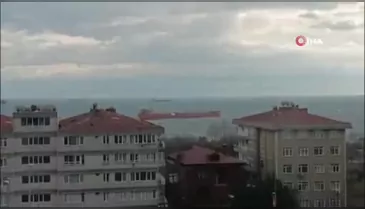 Sürüklenen yakıt tankeri kıyıya 30 metre kala durabildi: O anlar kamerada