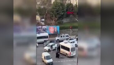 Kırmızı ışıkta kim önce geçecek kavgası! O anlar kameraya yansıdı...