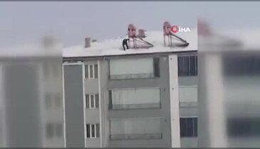 Çatıdaki karı temizlerken hayatını hiçe saydı