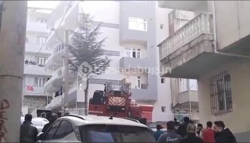 Bursa'da hareketli anlar! Polis evi kuşattı, şahıs kendine zarar verdi...