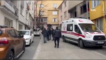 Evinde istiflediği giysi yığınlarının arasında ölü bulundu