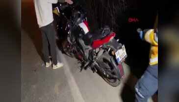 Bursa'da motosikletle çarpışan araç AVM bahçesine uçtu! Yaralılar var...