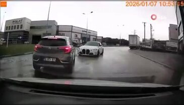 Bursa'da cadde ortasında tehlikeli anlar!