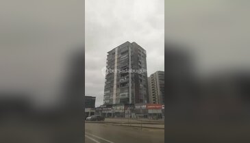 Bursa Nilüfer'de şiddetli rüzgar cam balkonları uçurdu!