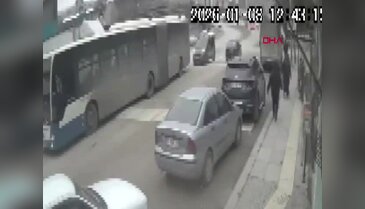 Kahreden ölüm! Düşürdüğü cüzdanını almaya çalışırken kamyonun altında kaldı...