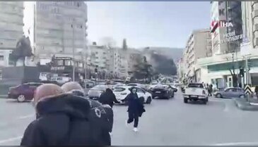 Bursa'da şiddetli lodos: Vatandaşlar zor anlar yaşadı...