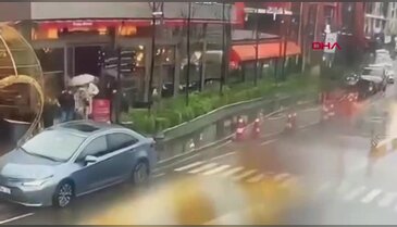 Öğle yemeğine çıkmıştı, kaldırımda yürürken yoğun bakımlık oldu