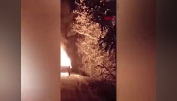 Bursa'da seyir halindeki cipten alevler yükseldi! Geriye hurda yığını kaldı...