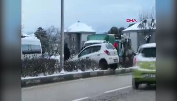 Bursa'da kaygan yol kaza getirdi!