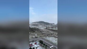 Bursa'nın bir ilçesi beyaza bürünüyor! Beklenen kar başladı...
