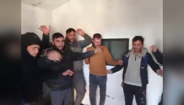 Suriye ordusu, yakalanan YPG'lileri müzik açıp oynattı