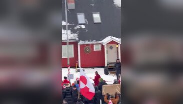Ülke tarihinin gördüğü en büyük protesto! "Grönland satılık değil"