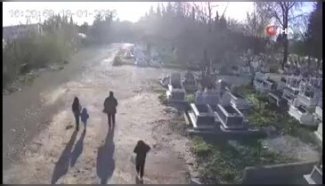 Mezarlıkta akılalmaz olay! "Görünce çıldırdım, Allah korkunuz yok mu?"